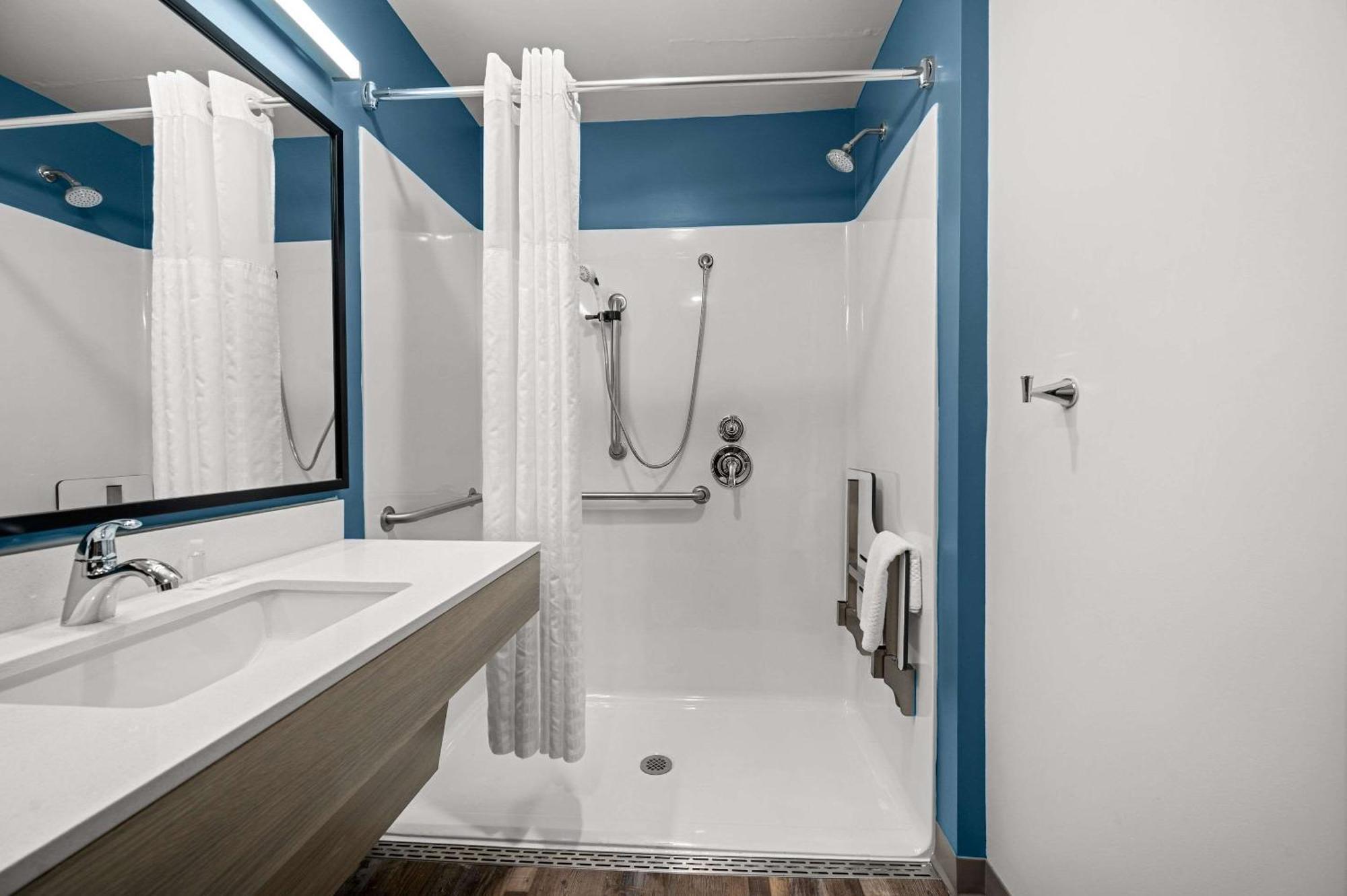 Woodspring Suites Dearborn Detroit Luaran gambar