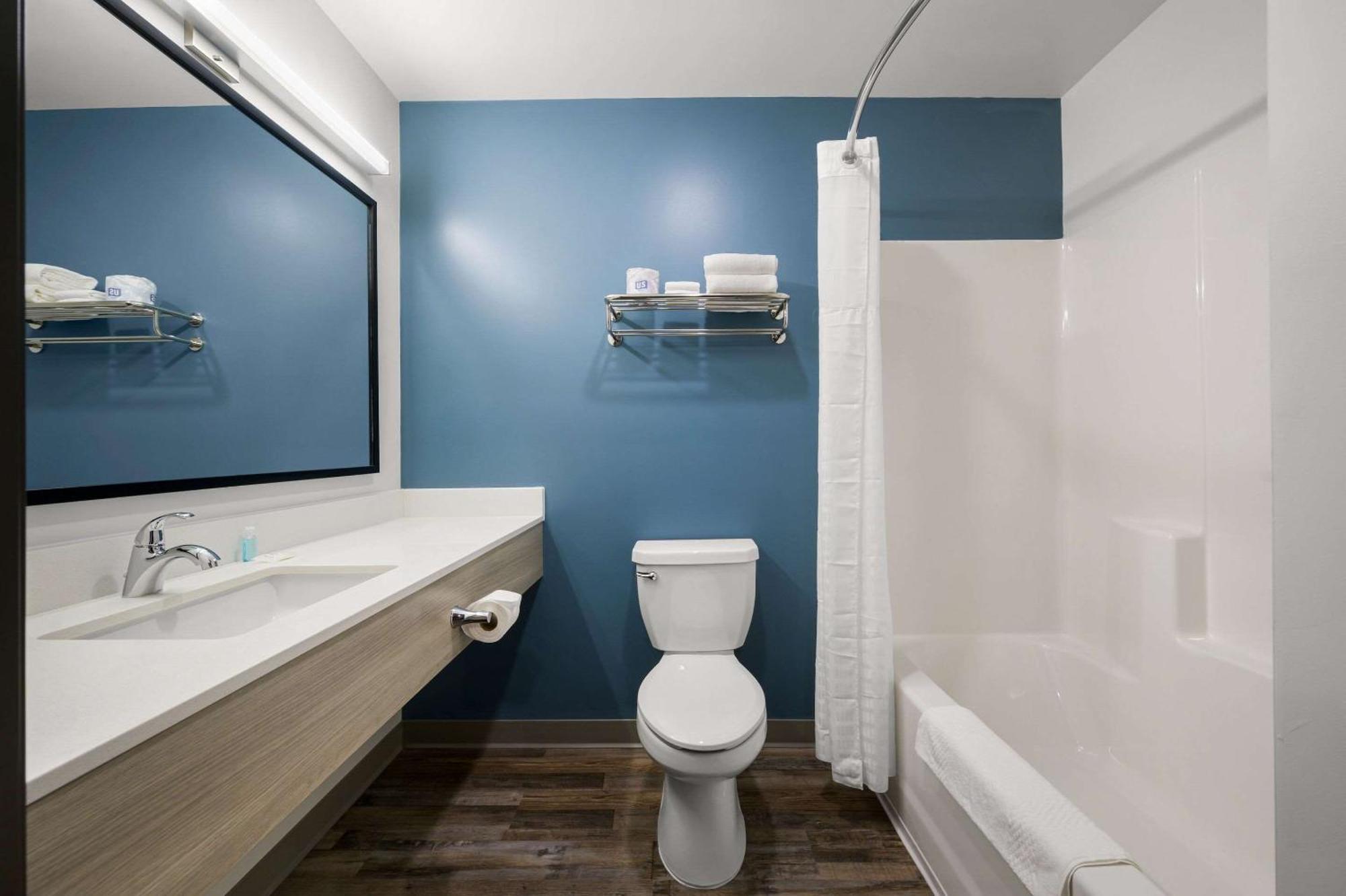 Woodspring Suites Dearborn Detroit Luaran gambar