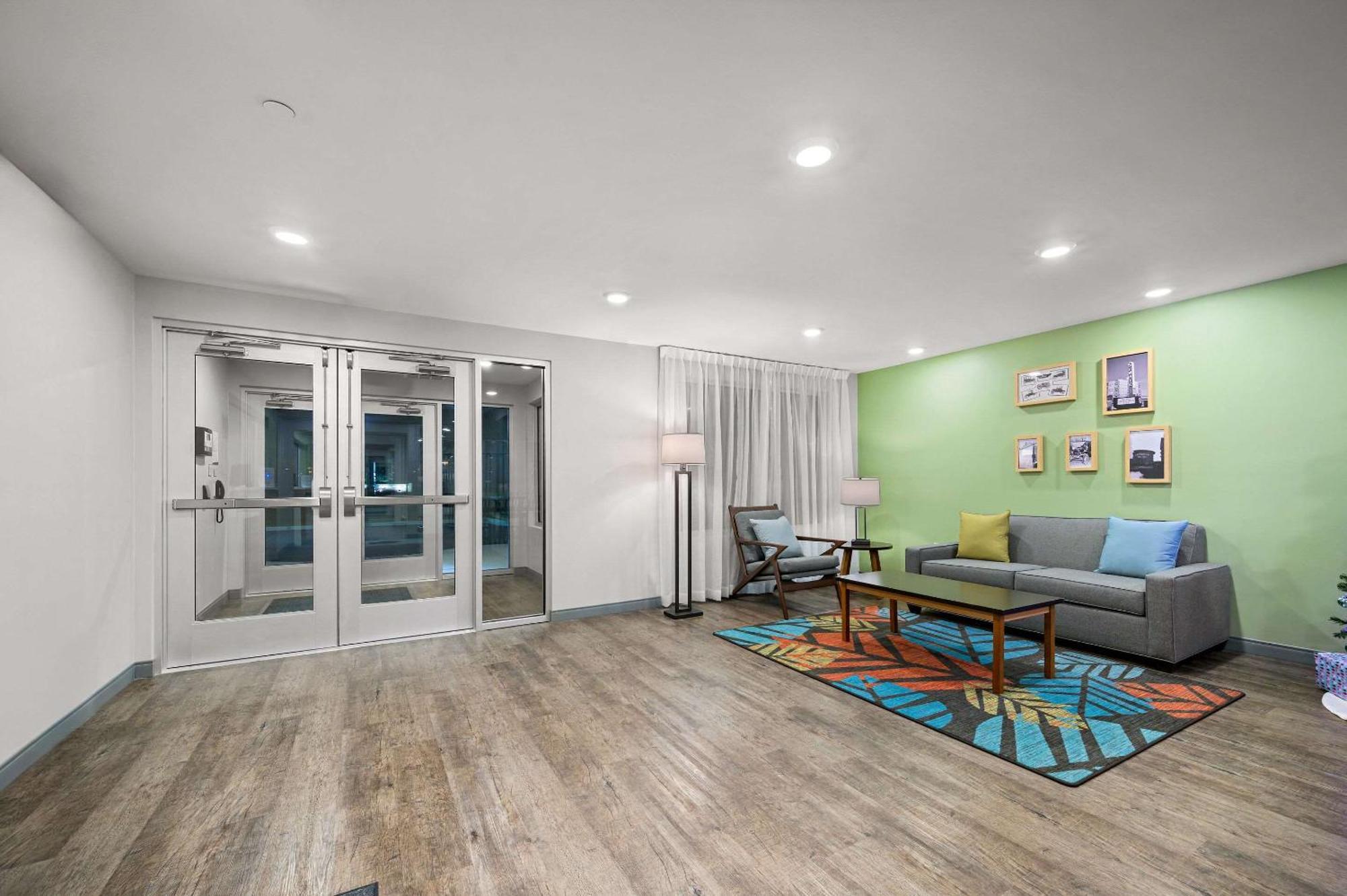 Woodspring Suites Dearborn Detroit Luaran gambar